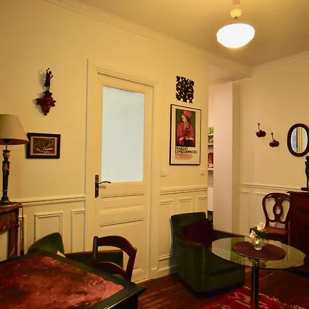 Cozy Close To Sacre-coeur شقة